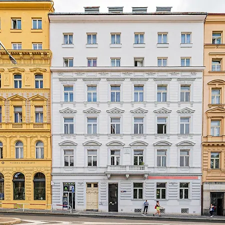 Appartement Days - Industrial - Netflix - Namesti Miru Prague