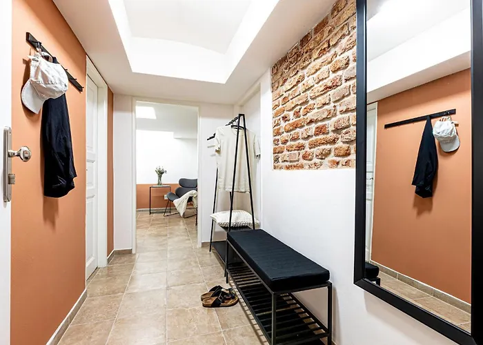 Days - With Netflix At Namesti Miru Appartement Praag